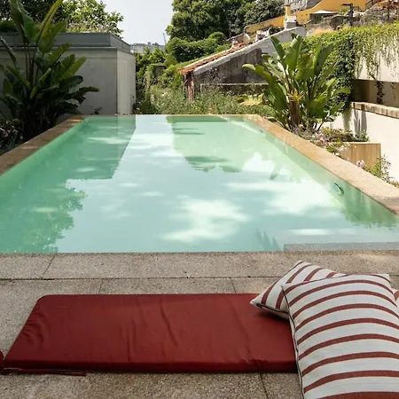 Calm Garden With Pool By Reframe Apartment *